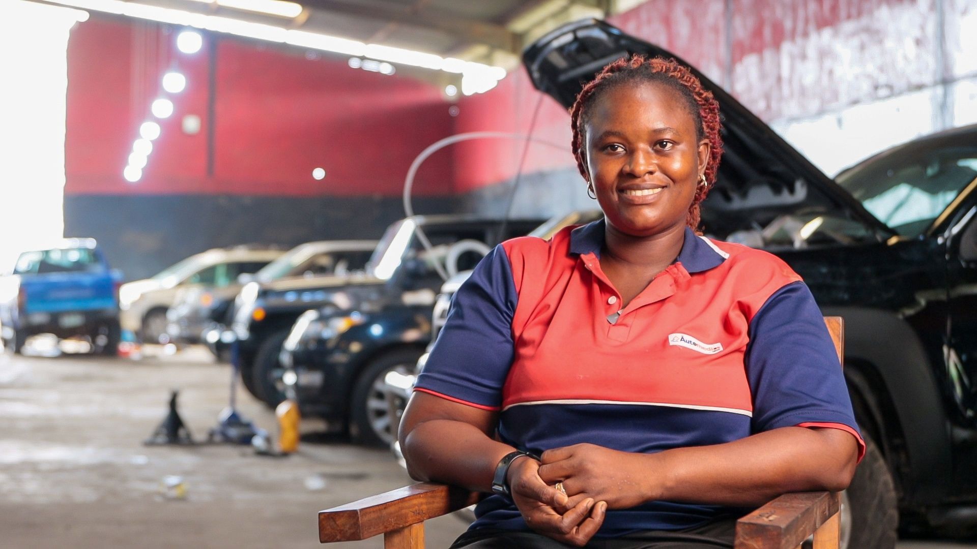 /uploads/The_Lagos_Mechanic_Diagnosing_Cars_Over_the_Radio_41_f7775f1457.jpg